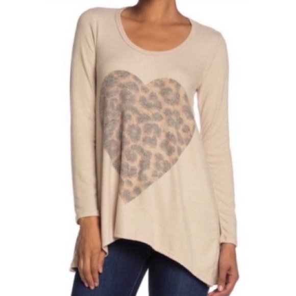 Go Couture Super SOFT Cheetah Heart Shirt - Picture 1 of 5
